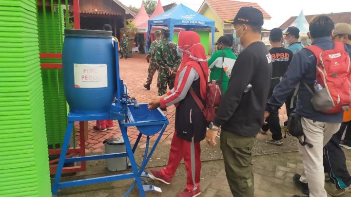 Tinjau Hasil TMMD Bojonegoro, Anggota Dan Warga Gowes Bareng Dengan Protokol Kesehatan